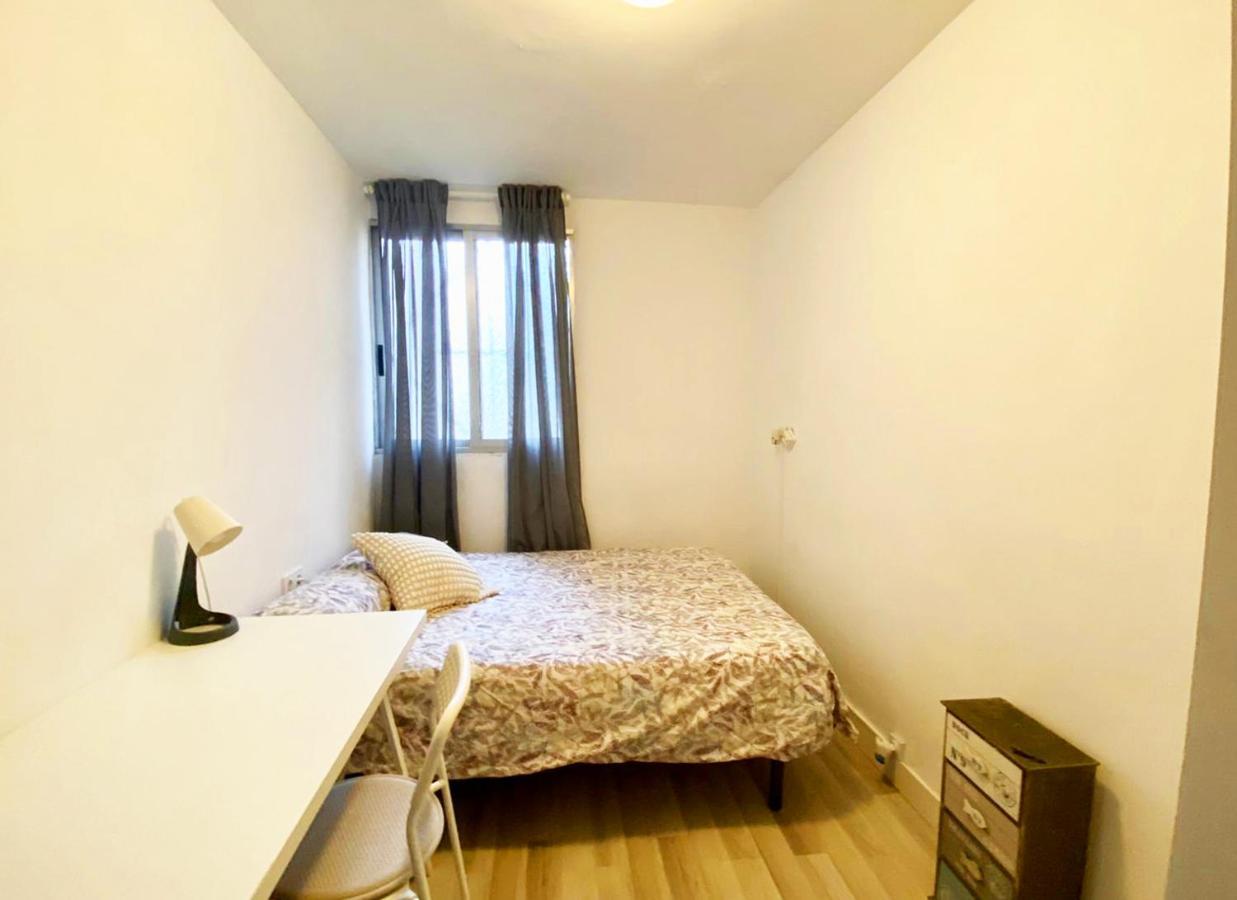 Valencia Guest Rooms Near The Beach In Shared Apartment Екстер'єр фото