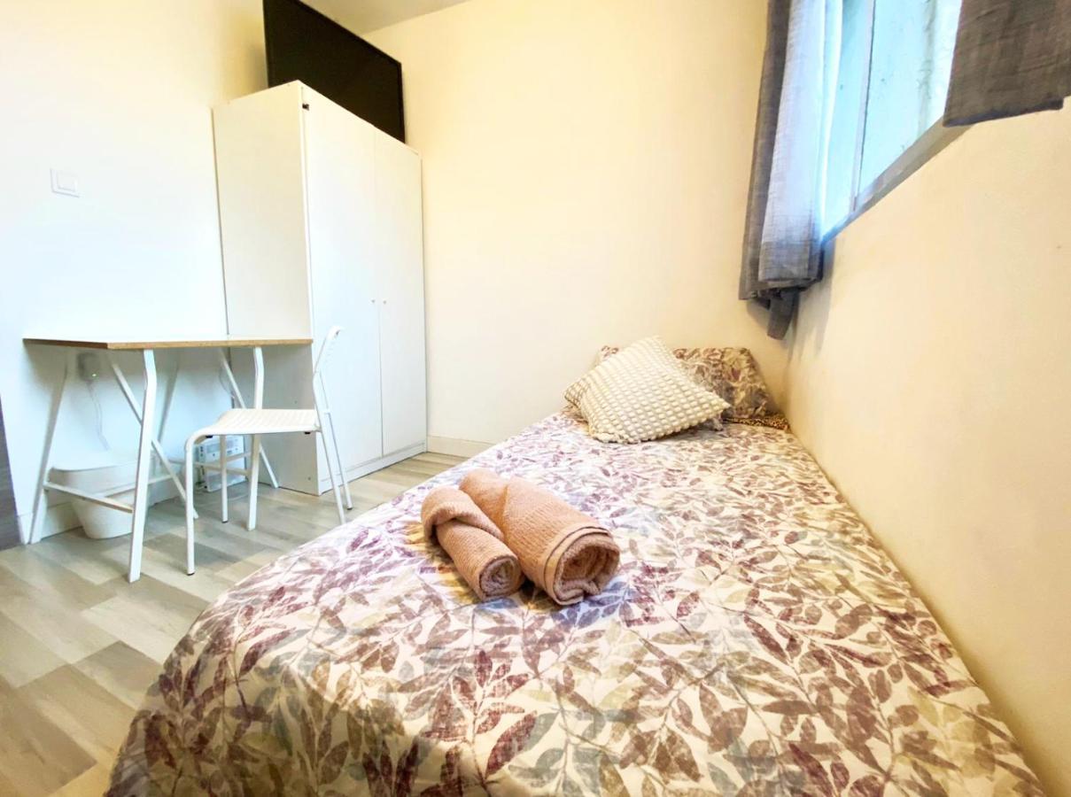 Valencia Guest Rooms Near The Beach In Shared Apartment Екстер'єр фото