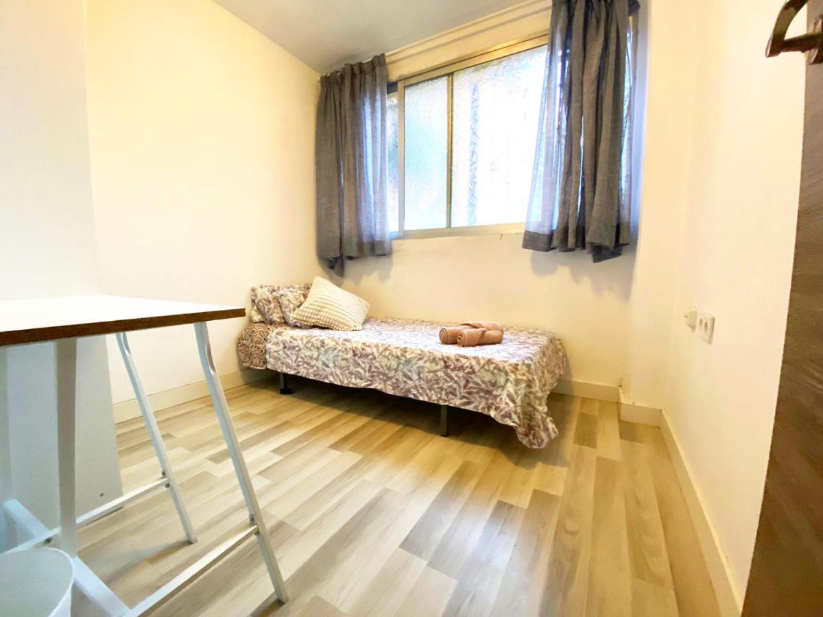 Valencia Guest Rooms Near The Beach In Shared Apartment Екстер'єр фото